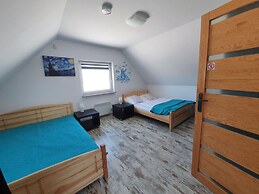 Comfortable Holiday Home, Private Garden, Sauna