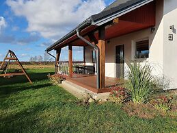 Comfortable Holiday Home, Private Garden, Sauna