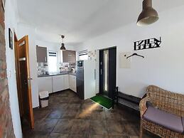 Comfortable Holiday Home, Private Garden, Sauna