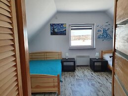 Comfortable Holiday Home, Private Garden, Sauna