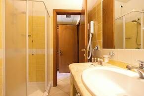 Hotel Medar with pool in Arborea