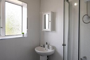 2-bedroom- Stoke-on-trent-sleeps 5-petsok
