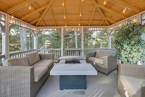 Swim, Fish, Hike: West Bay Family Retreat w/ Deck!