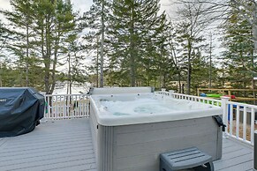 Swim, Fish, Hike: West Bay Family Retreat w/ Deck!