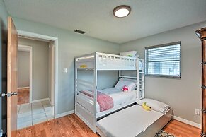 Family-friendly Home ~ 4 Mi to Naples Beach & Pier