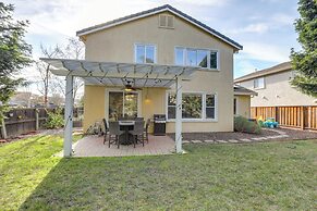 4 Mi to UC Davis: Updated Family Home!