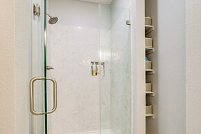 4 Mi to UC Davis: Updated Family Home!