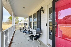 9 Mi to Dtwn: Greenville Home w/ Screened Patio!