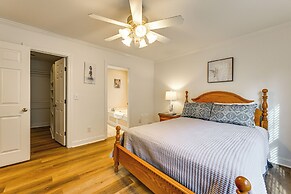 9 Mi to Dtwn: Greenville Home w/ Screened Patio!