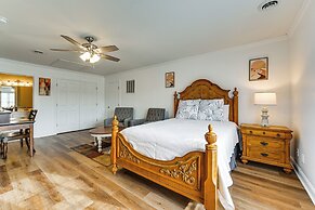 9 Mi to Dtwn: Greenville Home w/ Screened Patio!