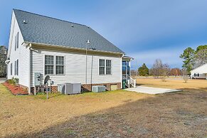 9 Mi to Dtwn: Greenville Home w/ Screened Patio!