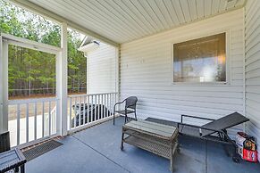 9 Mi to Dtwn: Greenville Home w/ Screened Patio!