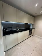 2br-2ensuite-balcony-cityview-parking-central