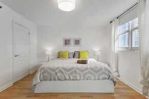 Sky High 31st Floor Condo W Parking