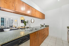 Sky High 31st Floor Condo W Parking