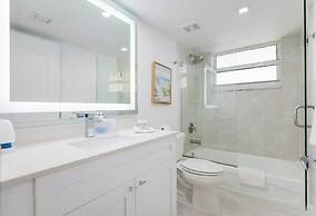 Sky High 31st Floor Condo W Parking