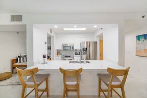 Sky High 31st Floor Condo W Parking