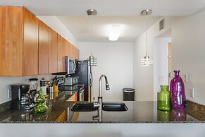 Sky High 31st Floor Condo W Parking