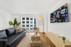 Sky High 31st Floor Condo W Parking