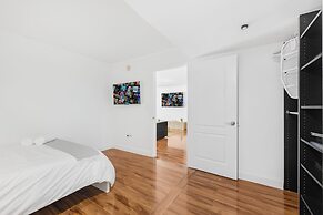 Sky High 31st Floor Condo W Parking