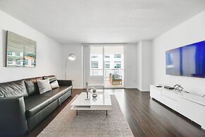 Sky High 31st Floor Condo W Parking