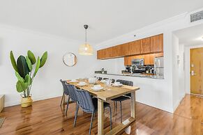 Sky High 31st Floor Condo W Parking