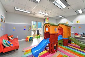 Sky High 31st Floor Condo W Parking