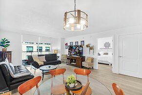 Sky High 31st Floor Condo W Parking