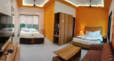 Supriti's Farmington Splash Resort