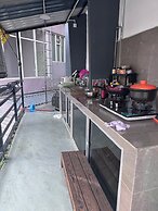 Ru Jia Hai She Hotel