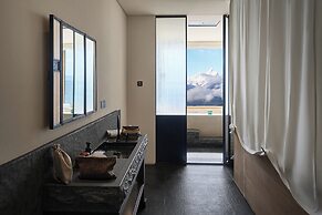 Deqin Meri Poodom hotel