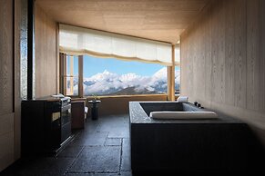 Deqin Meri Poodom hotel