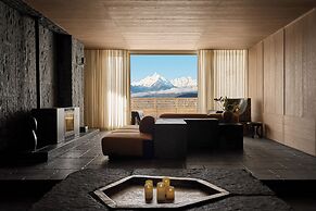 Deqin Meri Poodom hotel