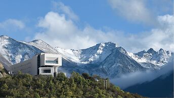 Deqin Meri Poodom hotel