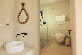 HANG ZHOU XI HU DOUMO SHAN JING JIU DIAN