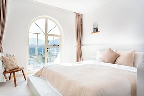 HANG ZHOU XI HU DOUMO SHAN JING JIU DIAN