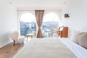 HANG ZHOU XI HU DOUMO SHAN JING JIU DIAN