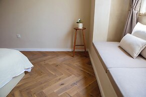 HANG ZHOU XI HU DOUMO SHAN JING JIU DIAN