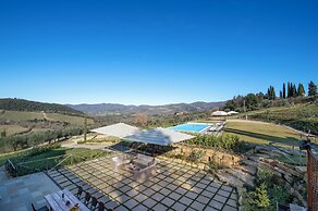 Villa Chianti With Infinity Pool And Vineyard View