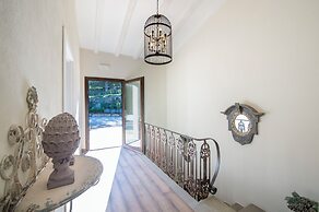 Villa Chianti With Infinity Pool And Vineyard View