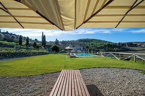 Villa Chianti With Infinity Pool And Vineyard View
