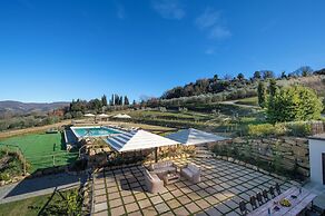 Villa Chianti With Infinity Pool And Vineyard View