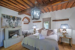 Villa Chianti With Panoramic Pool On The Vineyard