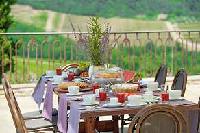 Villa Chianti With Panoramic Pool On The Vineyard