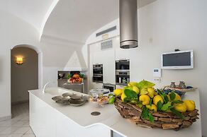 Villa In Positano With Luxury Spa & Amazing View