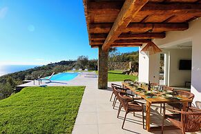 Design Villa With Infinity Pool & Li Galli View