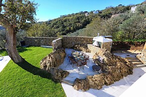 Design Villa With Infinity Pool & Li Galli View