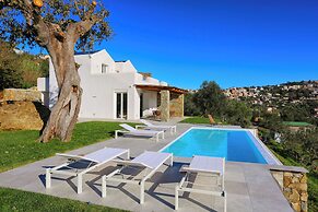 Design Villa With Infinity Pool & Li Galli View