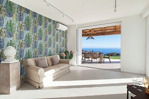 Design Villa With Infinity Pool & Li Galli View