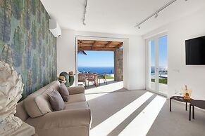 Design Villa With Infinity Pool & Li Galli View